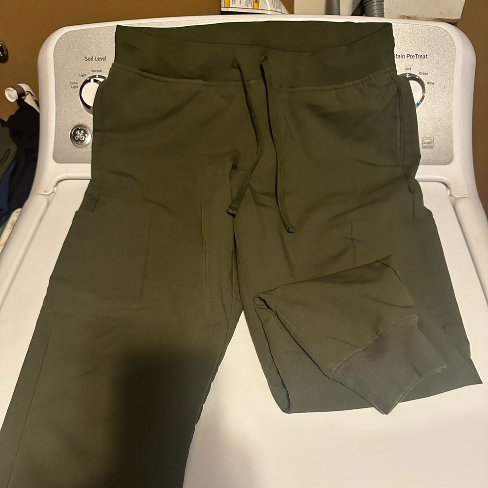 Mandala joggers. Sm-P. Olive